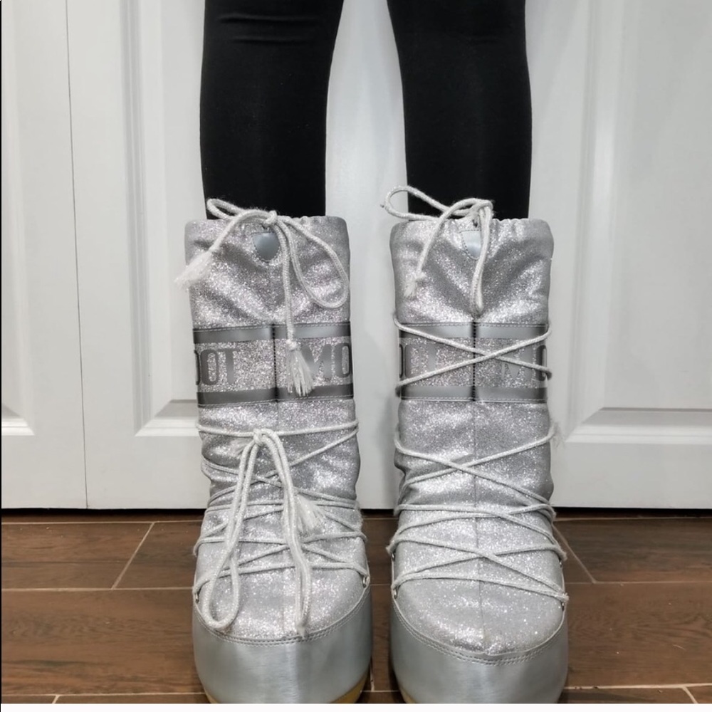 Silver Moonboots